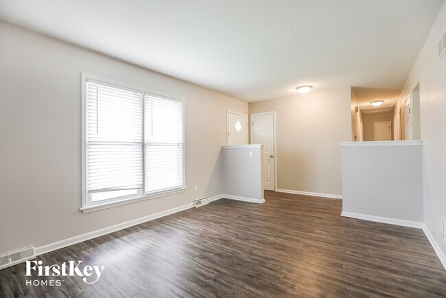 Building Photo - 515 NE 98th Terrace