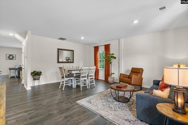 Foto del edificio - 810 Marigold Ln