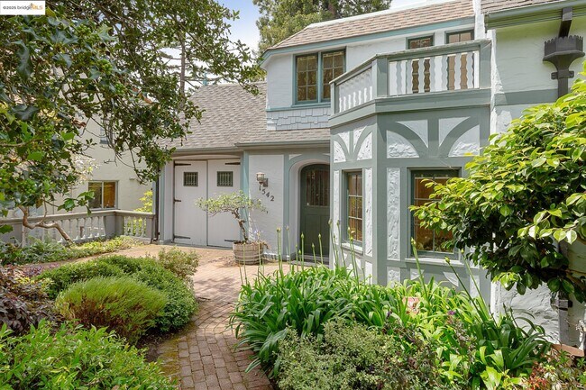 Foto del edificio - 1542 Hawthorne Terrace