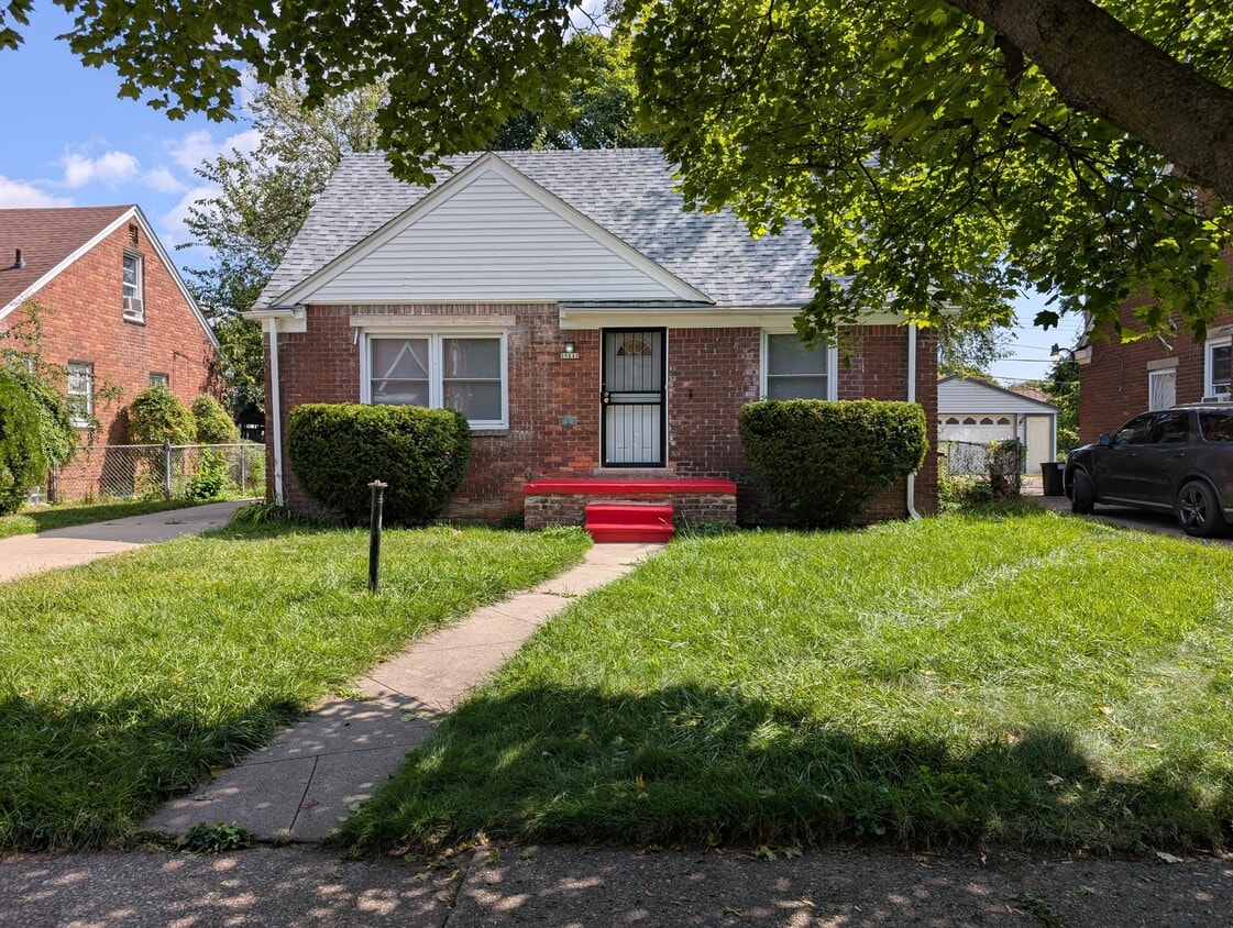 Primary Photo - 20242 Ward Ave