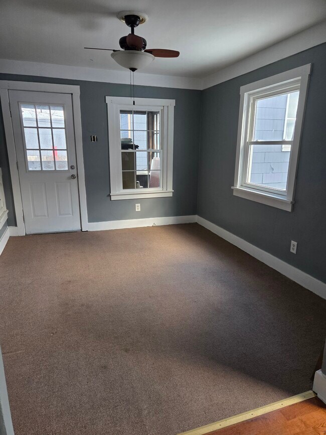 Foto del edificio - 437 Freeport Rd