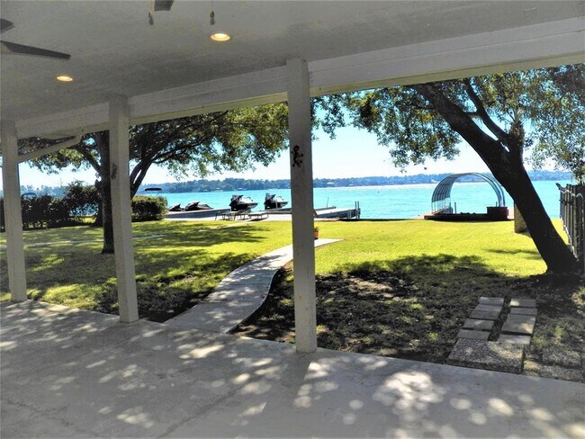 Building Photo - 11115 Twain Dr
