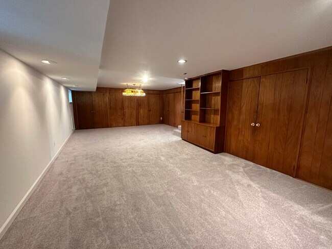 Lots of extra, quiet space! - 9308 Cedar Ln
