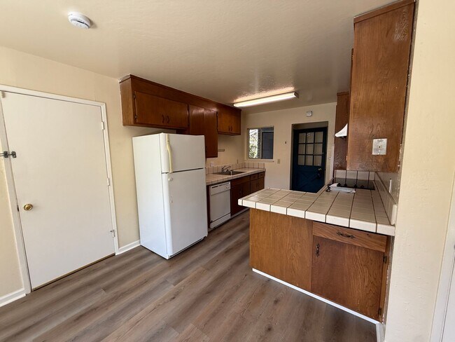 Building Photo - 1420 Primrose Way