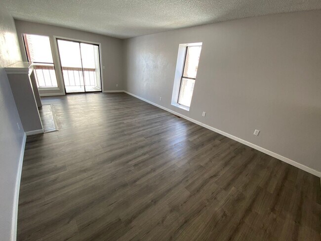 Building Photo - Great Condo in Westminster!