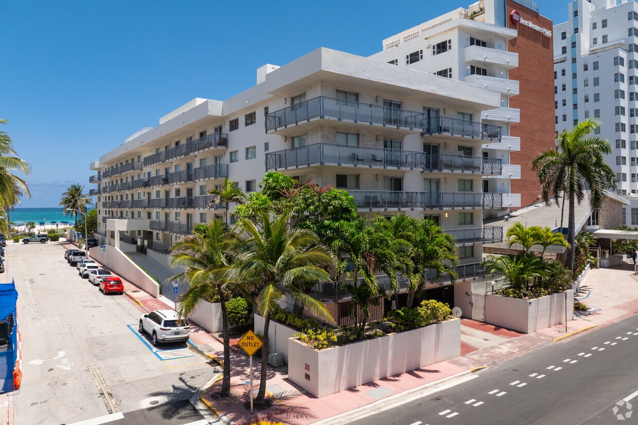 Primary Photo - King Richard's Condominium