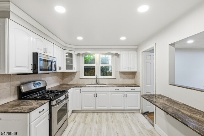 Building Photo - 271 Fuller Terrace