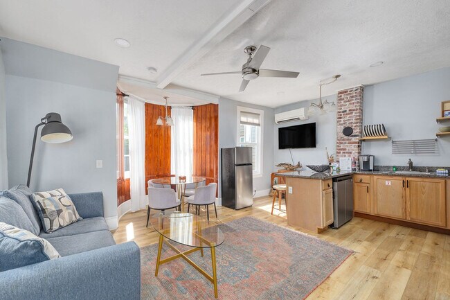 Building Photo - 59 Cuna St