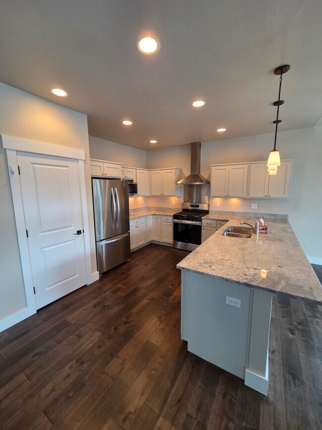 Cocina - 3378 S 22nd Ave