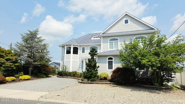 Building Photo - 3110 Windsor Ave