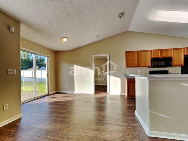 Foto del edificio - 711 Camp Francis Johnson Rd