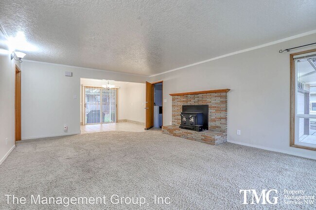 Foto del edificio - 3 br, 1 bath House - 4001 Gifford Place