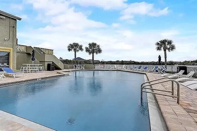 Foto del edificio - 960 Lake Destiny Rd