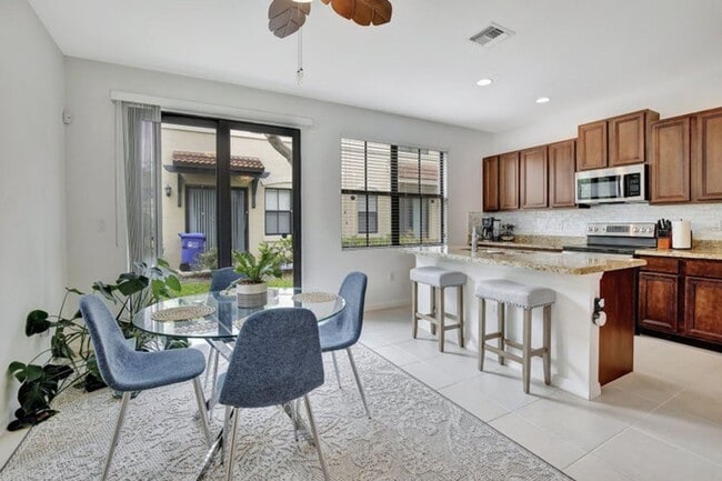 Building Photo - 1058 NW 33 Mnr Manor, Pompano Beach, FL 33064