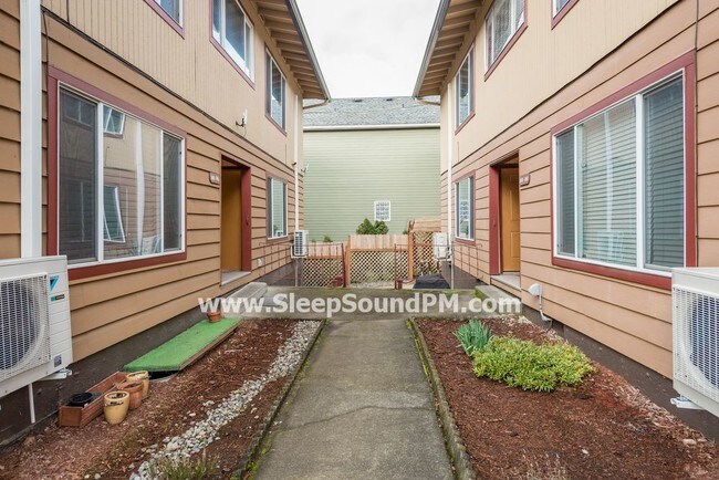Building Photo - 8224 N Edison St
