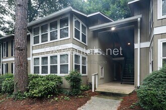 Building Photo - 5143 Roswell Rd NE