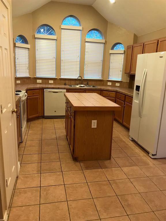 Building Photo - 4700 Great Divide Dr
