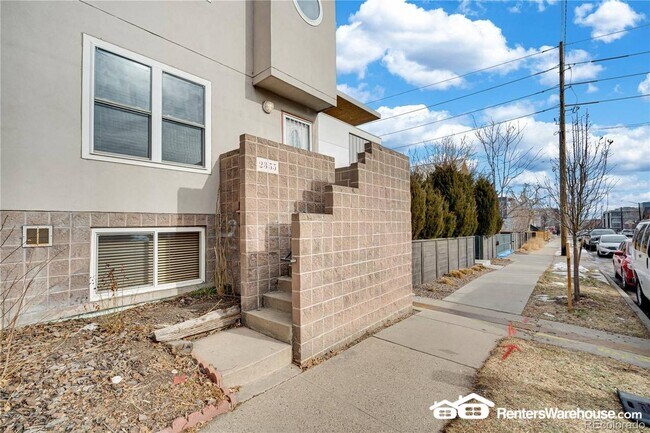 Foto del edificio - 2355 W 32nd Ave
