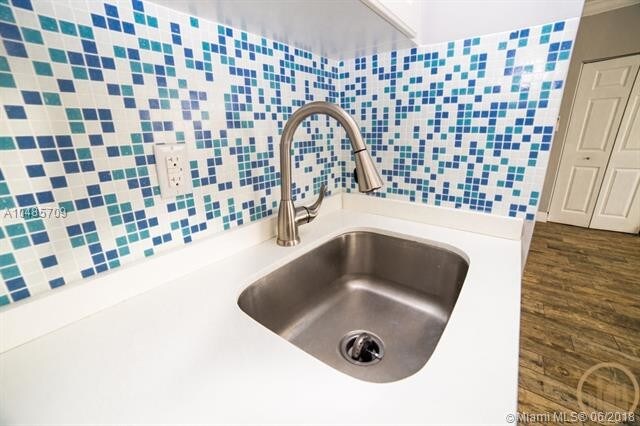 Foto del edificio - 53 NE 49th St