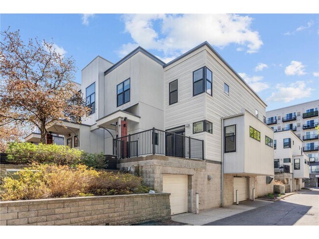 Foto del edificio - 2818 Aldrich Ave S