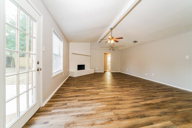 Building Photo - 7105 Meadow Park N