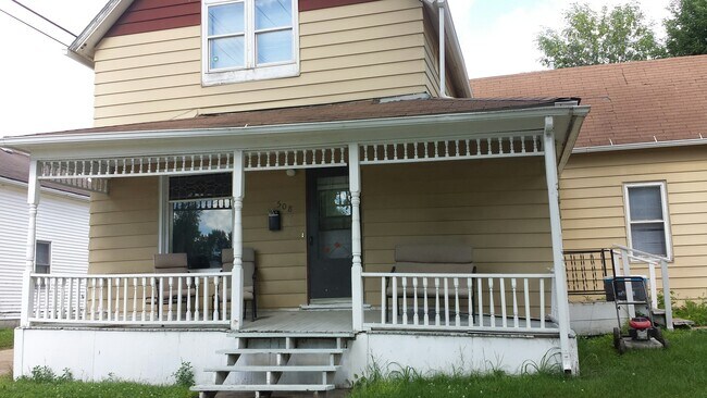Building Photo - 508 8th Ave N