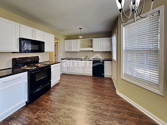 Building Photo - 4001 Mantua Way