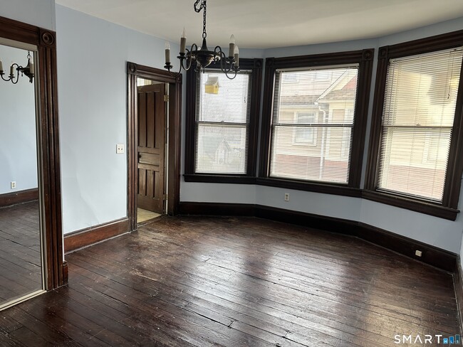 Building Photo - 118 Ellsworth St