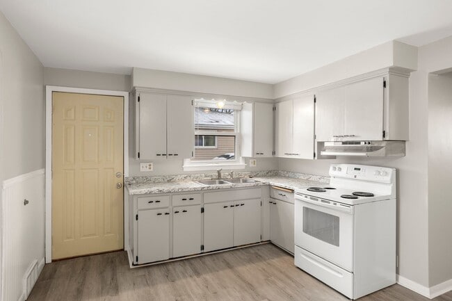 Building Photo - 626/628 Ninth Street