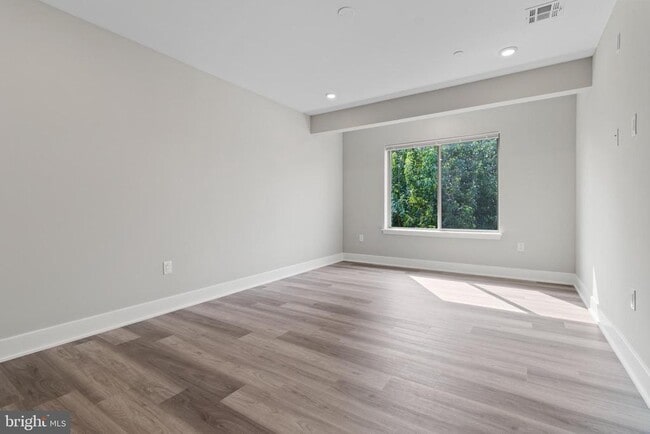 Building Photo - 520 N 37th St