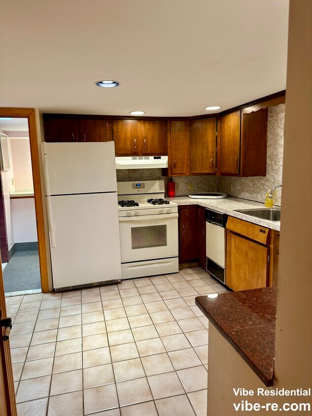 46 Grandfield St, Dedham, MA 02026 Condo for Rent in Dedham, MA