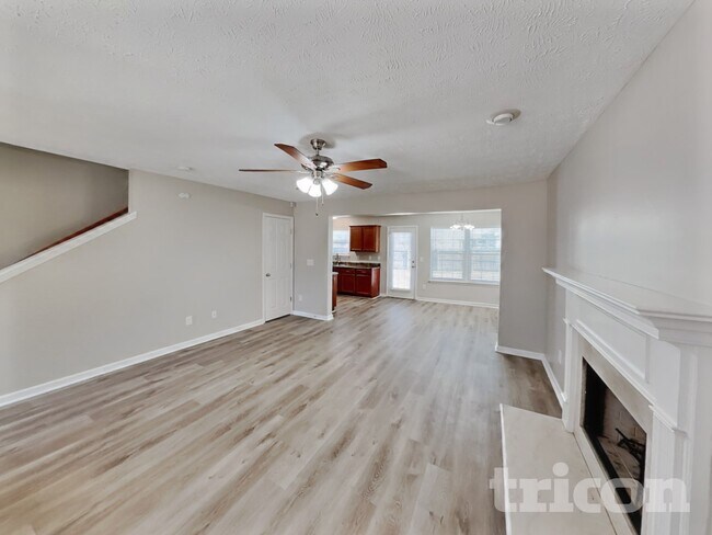 Foto del edificio - 4028 Deer Run Trce