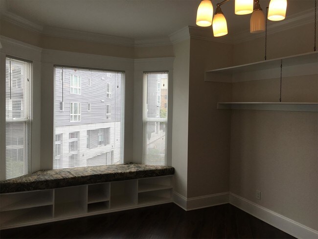 Building Photo - 3016 1st Ave