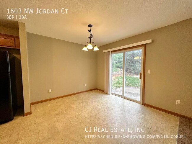 Foto del edificio - 1603 NW Jordan Ct