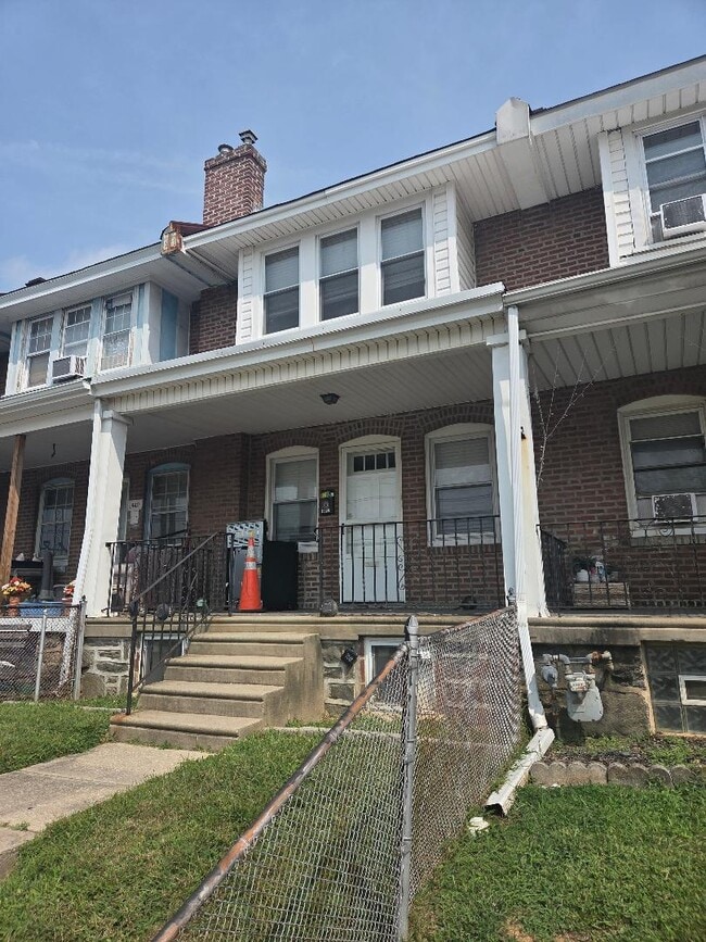 Building Photo - 1447 Lawrence Rd