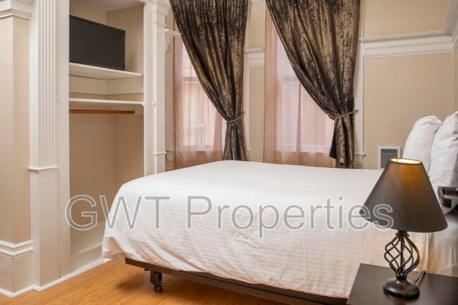 Photo - 321 Ivy St House