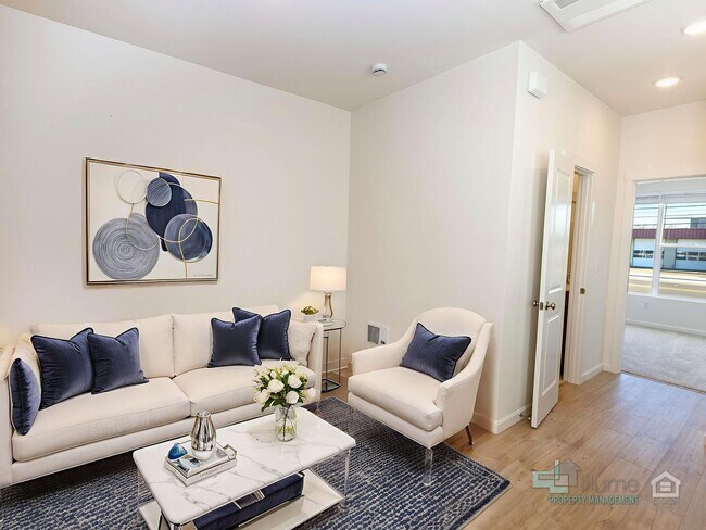 Foto del edificio - Charming 2-Bedroom, 3.5-Bathroom Home in Hillsboro