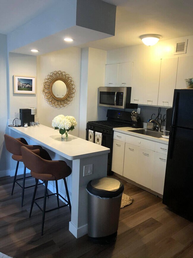 Foto del edificio - 1360 N Lake Shore Dr