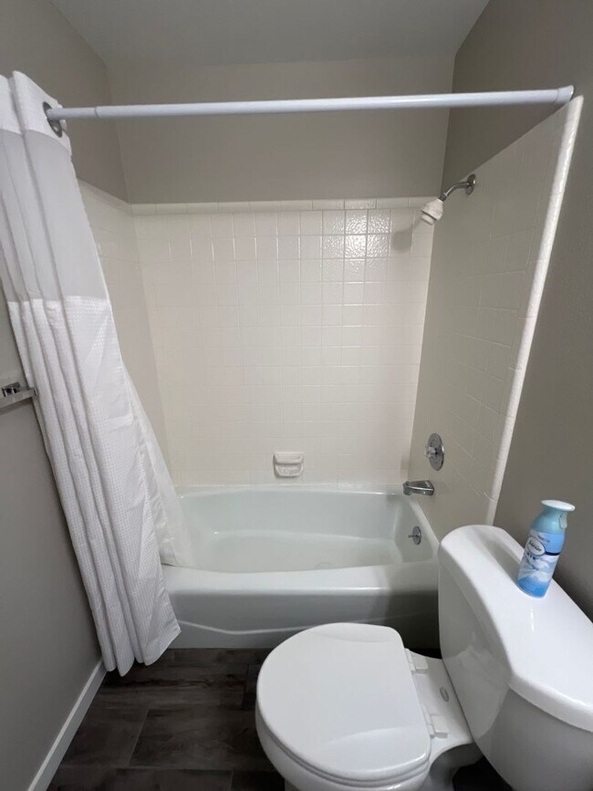 Foto del edificio - 675 Ridge Rim Way