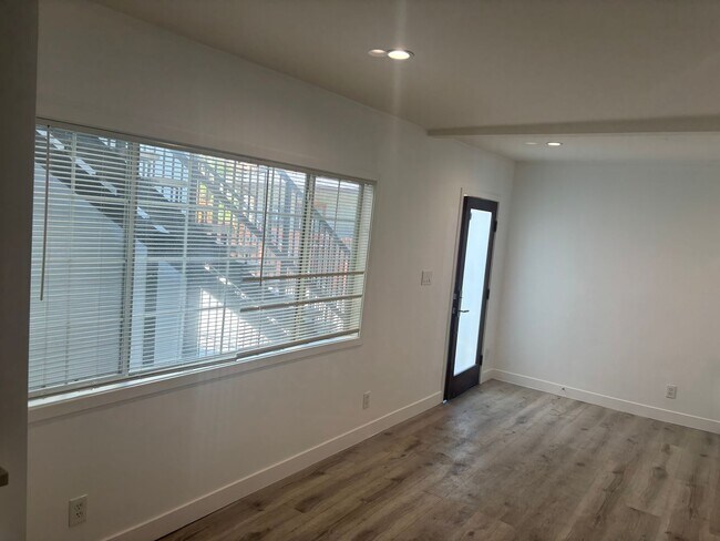Building Photo - 1340-1344 Silverlake Blvd