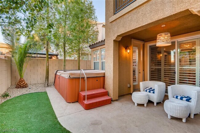 Building Photo - 530 Via Ripagrande Ave