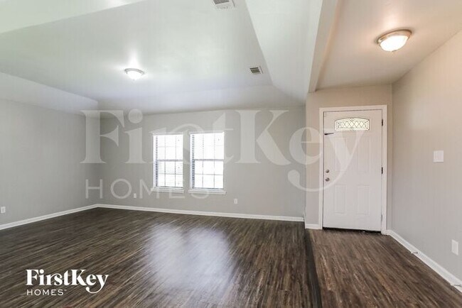 Building Photo - 15615 Fall Briar Dr