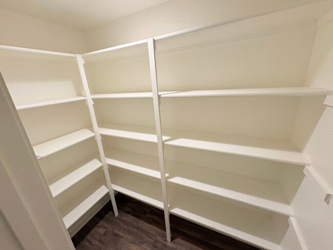 Building Photo - 3 Bedroom | 2.5 Bath | 1-Car Garage in Gra...