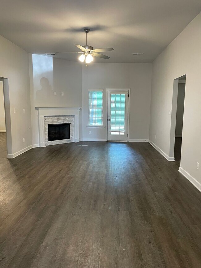 Building Photo - North Cherry Hill 132