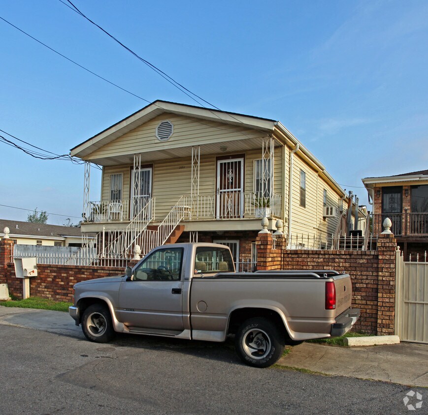 Foto del edificio - 2811 Clermont St