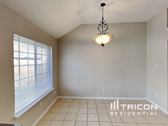 Foto del edificio - 8021 Ashridge Road Fort Worth TX
