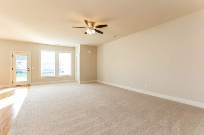 Building Photo - 121 Shiloh Ridge