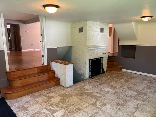 Foto del edificio - 15922 Fernwood Rd