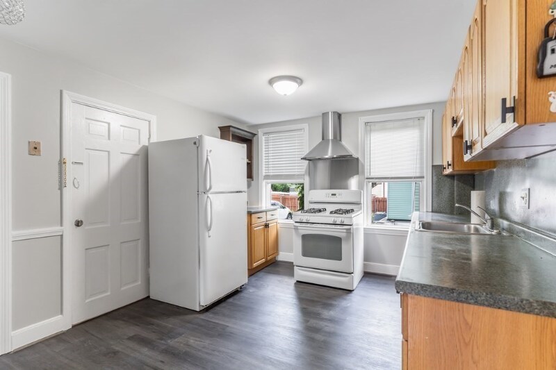 810 Hanna St Unit 8, Quincy, MA 02169 Room for Rent in Quincy, MA