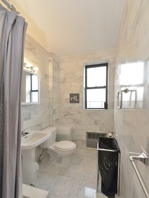 Foto del edificio - 274 W 19th St